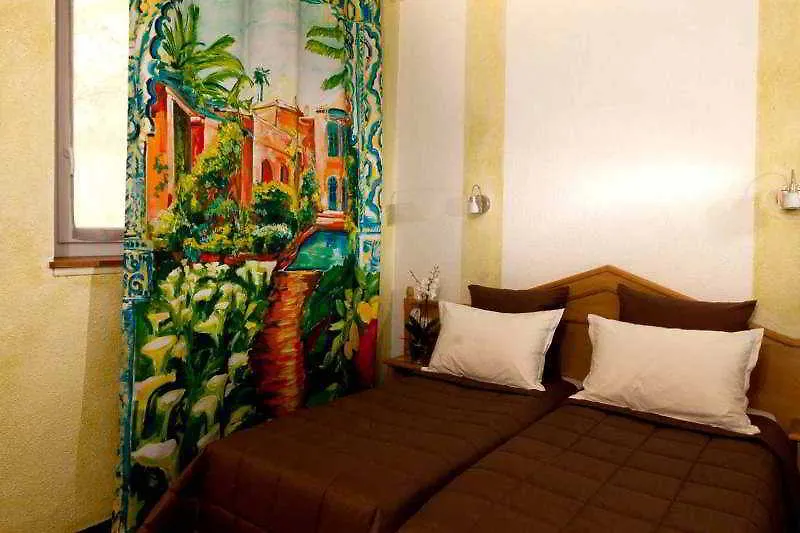 3h Marais Hotel 3*